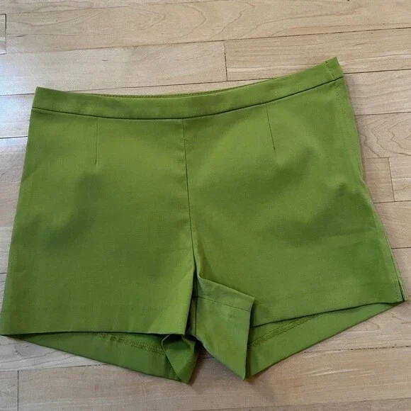 Wolf & Badger AGGI Short City Shorts in Green S NWOT - Picture 3 of 11